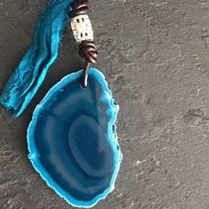 Boho blue geode necklace